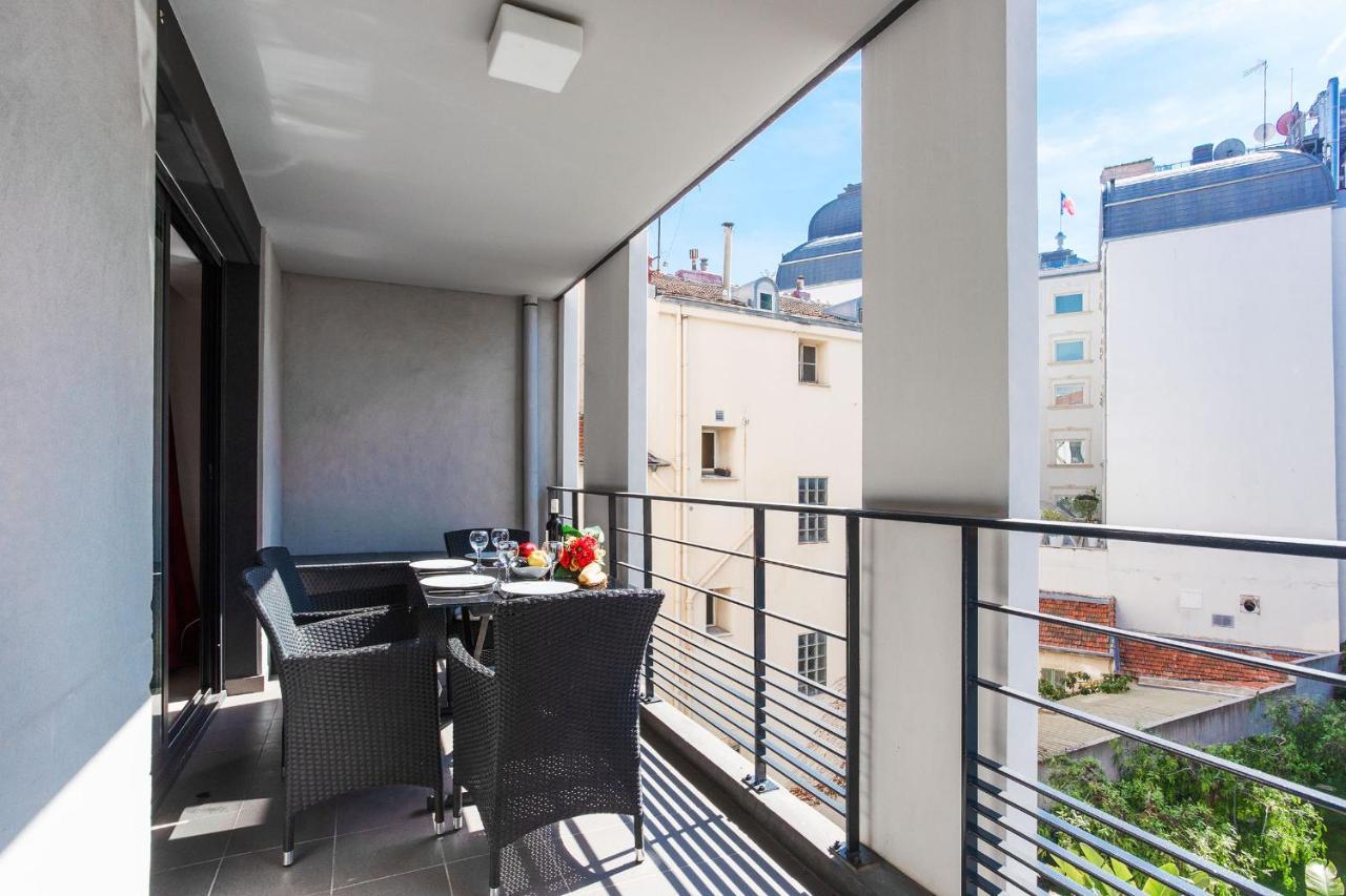 Victor Hugo Ap4159 Nice, By Riviera Homes Nice